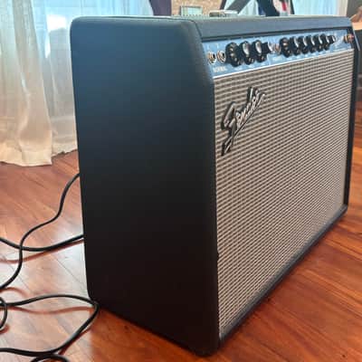 Fender '65 Deluxe Reverb Reissue 22-Watt 1x12" Guitar Combo 1994 - Present - Black image 6