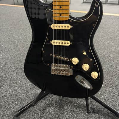 Fender Stratocaster MIM 2018 with mods image 2