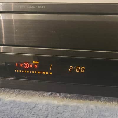 Yamaha CDC-501 Natural Sound 5 disc CD carousel May 1995 - Black image 3