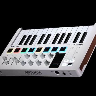 Arturia MiniLab MK 3 Portable 25-Key MIDI Controller, White image 4