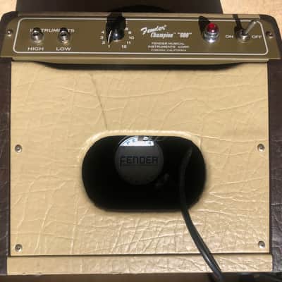 Fender Champion 600 5-Watt 1x6" Guitar Combo 2007 - 2012 - Two-Tone Blonde / Brown image 6