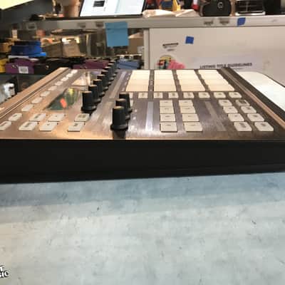 Native Instruments Maschine MKII Groove Production Studio w/ Power Adapter & Box Used image 4