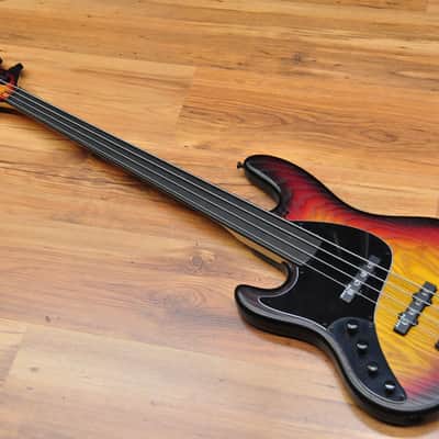 Sandberg California TT4 Fretless Left handed 3 Color Sunburst image 3
