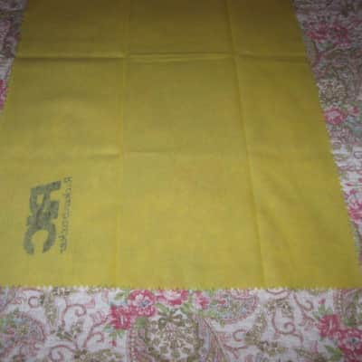 new Rickenbacker Polishing Cloth 97001, RIC Polishing Cloth, yellow w/ black graphic 14.5" x 22.5" image 12