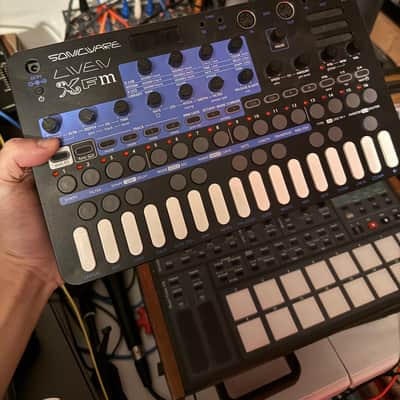 Sonicware Liven XFM 27-Key Multi-Track FM Synthesizer Groovebox 2021 - Present - Black / Blue image 1