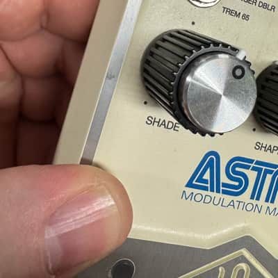 Universal Audio Astra Modulation Machine 2021 - Present - White image 8