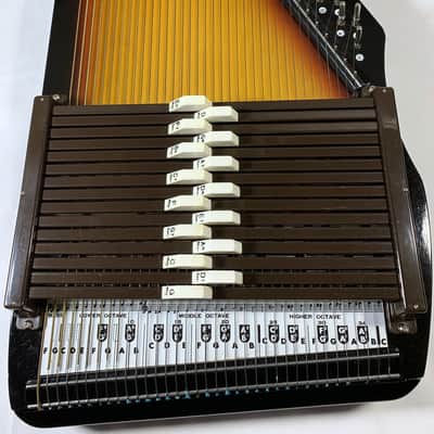 Vintage 1978 Rhythm Band 15-Chord 'ChromAharp' Autoharp with Chipboard Case image 3