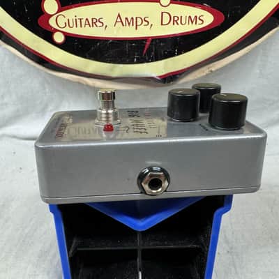 Electro-Harmonix Triangle Big Muff Pi Fuzz Distortion Pedal image 4