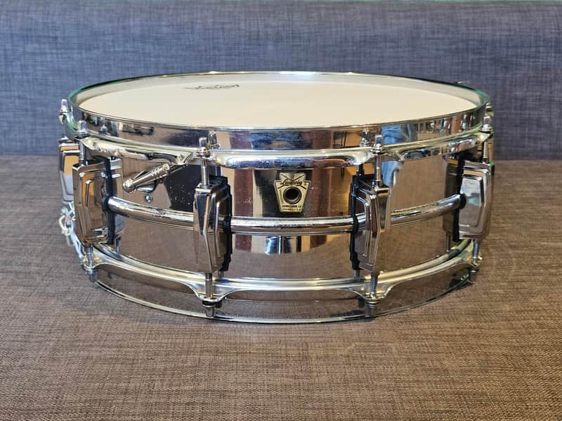 Ludwig 400 Supraphonic Keystone Badge 1963 - 1969 - Chrome image 1