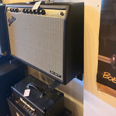 Fender Tone Master Deluxe Reverb 2-Channel 22-Watt 1x12" Digital Guitar Combo 2019 - Present - Black image 2