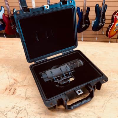 Earthworks SV33 True Cardioid Condenser Microphone w/Shockmount & Case image 1