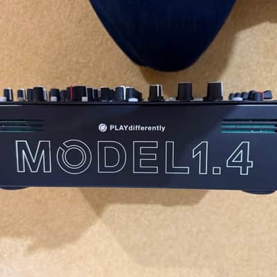 Playdifferently Model 1.4 4+2 Channel Analog Mixer - Black image 6