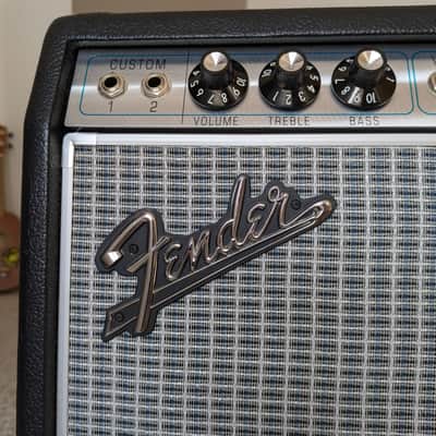 Fender '68 Custom Deluxe Reverb 2-Channel 22-Watt 1x12" Guitar Combo 2013 - Present - Black image 3