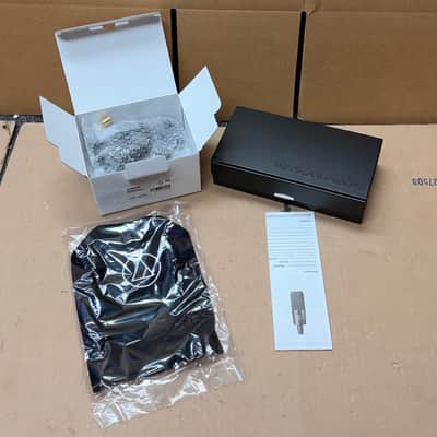 Audio-Technica AT4033a Cardioid Condenser Microphone image 10
