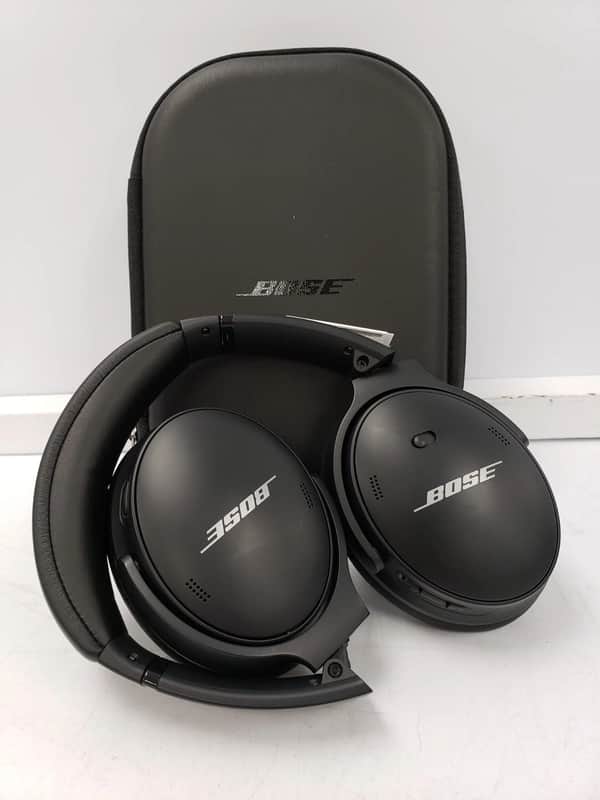 Bose Quiet Comfort QC45 image 1
