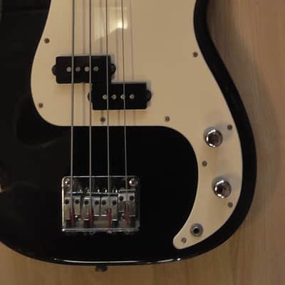 Legend Precision Bass image 2