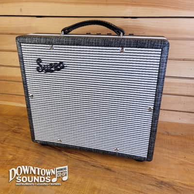 Supro 1610RT Comet 1x10” 14 Watt Combo Amplifier with Supro Two-Button Footswitch, Amp Cover image 1