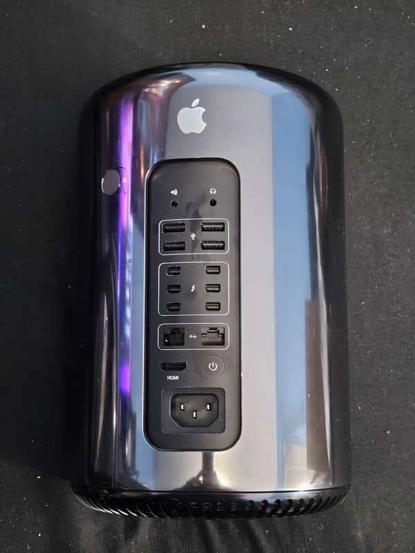 Apple Mac Pro 2013 - Black image 1