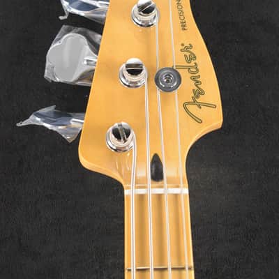 Mint Fender 75th Anniversary Player II Precision Bass Candy Apple Red Maple Fingerboard image 4