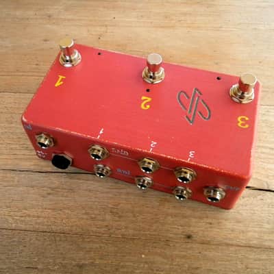 dpFX Pedals - 3 Loop Effects switcher, True-Bypass looper image 4