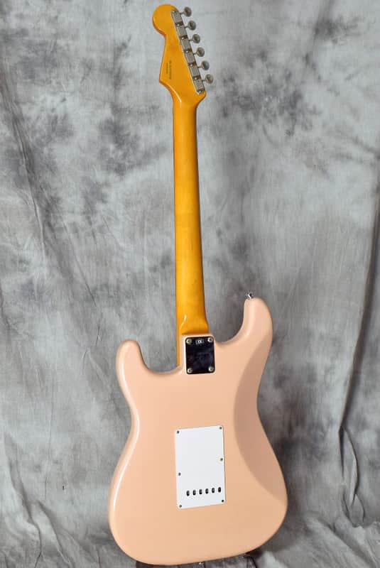 Fender Mexico Classic '60s Stratocaster Shell Pink | Reverb