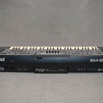 Roland EM-2000 ✅ Legendary Flagship Arranger Workstation ✅ Integrated Zip Drive & SCSI Connectivity ✅ Fully Checked & Cleaned ✅ Massive Sound Palette & Live Performance Power ✅ Worldwide Shipping image 4