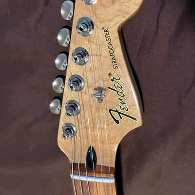 Fender Stratocaster 2017 - Candy Apple Red image 3