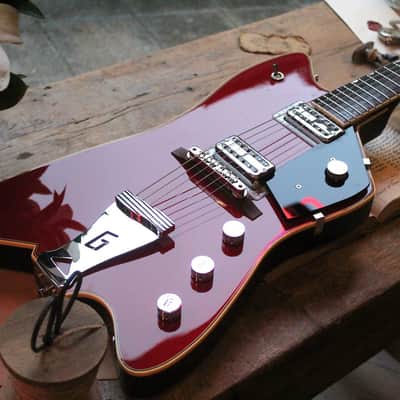 GRETSCH "G6199 Billy-Bo Jupiter Thunderbird Firebird Red" HARDCASE, PAPERS image 3