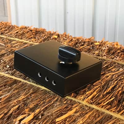 Stami's Customs - Raven 16 Ohm 65 Watt Speaker Attenuator for Tube Amp in Black image 2