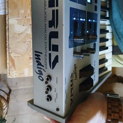 Access Virus Indigo 37-Key Digital Synthesizer 2001 - Silver image 6