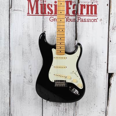 Fender 2024 American Professional II Stratocaster Electric Guitar with Case image 4