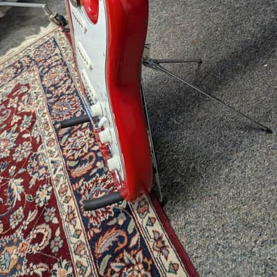 Vantage "Strat" - Red image 10