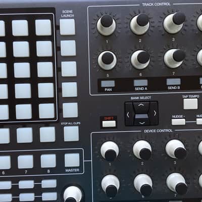Akai APC40 2010s - Black image 4