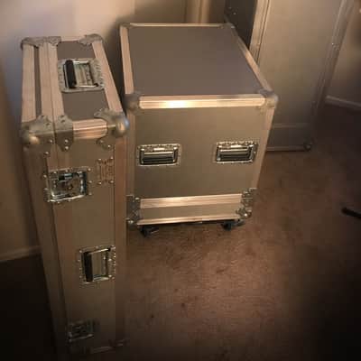 Guitar vault Road case 3 guitars + accessories image 10