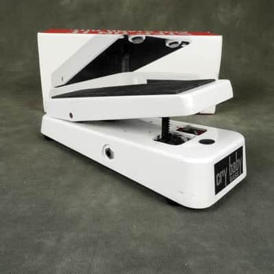 Dunlop 105Q Cry Baby Bass Wah 1999 - Present - White image 5
