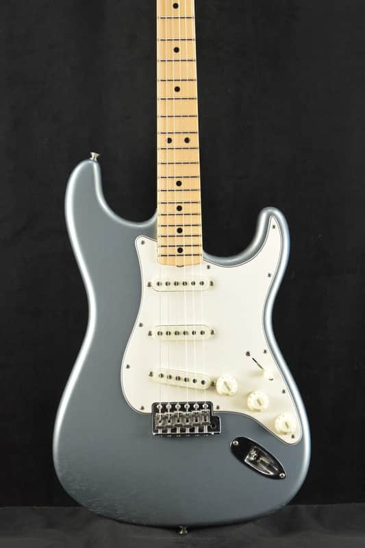 Mint Fender '68 Stratocaster DLX Closet Classic - Aged Blue Ice Metallic image 1