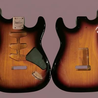 STRATOCASTER BODY 3 tone sunburst gloss image 1