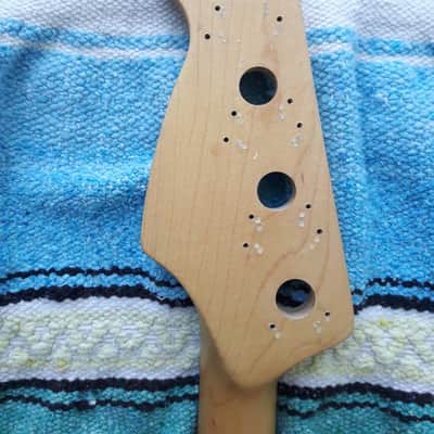 WD 21 Fret Jazz Bass Neck Rosewood Fretboard 34" Scale image 5