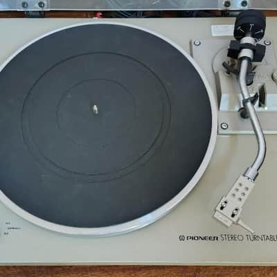 Pioneer PL512 turntable in very good condition - 1970's image 1