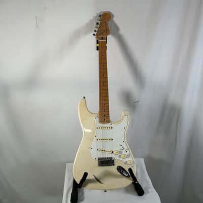 Squier II Standard Stratocaster with Maple Fretboard (Made in Korea) - Frost White image 2