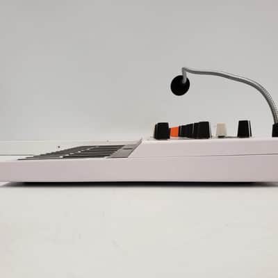 Arturia MicroFreak Vocoder Edition 25-Key Algorithmic Synthesizer 2021 - Present - White image 4