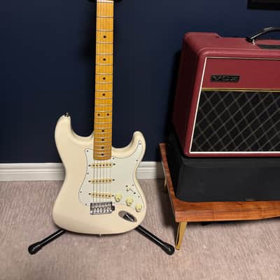 Fender JV Modified '60s Stratocaster 2022 - Present Olympic White w/ Hardshell case image 1