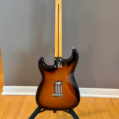 Fender Eric Johnson Thinline Stratocaster with Maple Fretboard 2018 - 2019 - 2-Color Sunburst image 3
