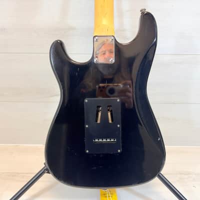 Silvertone Samick Silvertone S-Style Electric Guitar Black Rosewood Fingerboard Late 1980s to Early 1990s image 7