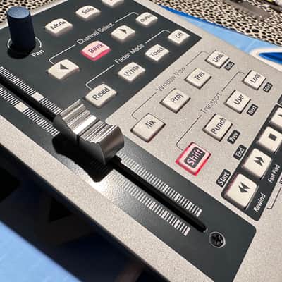 PreSonus Faderport USB DAW Transport Controller with Motorized Fader 2010s - Silver image 3