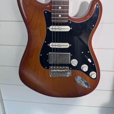 Fender American Performer Stratocaster with Rosewood Fretboard 2018 - Present - Honeyburst image 2
