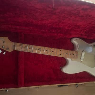 Fender Musicmaster with Maple Fretboard 1957 - Desert Sand image 8