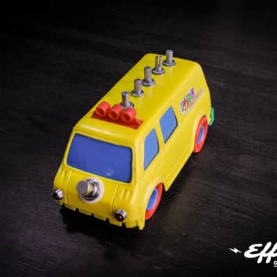 Effesk Fuzz Bus image 1