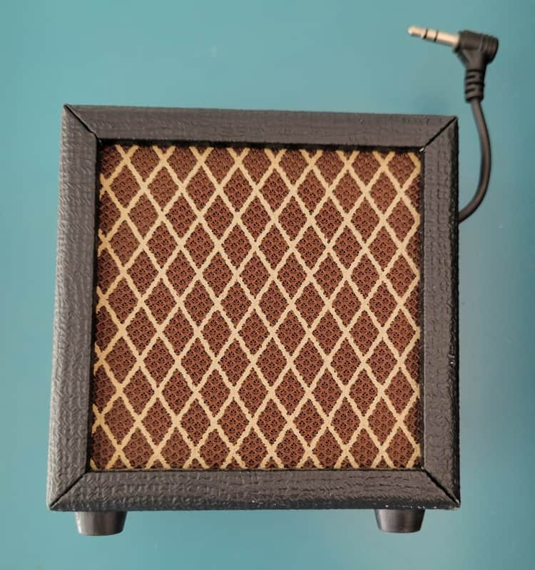 Vox amPlug Cabinet 0.7-Watt 1x3" Miniature Guitar Speaker Cabinet 2010 - 2014 - Black / Brown Diamond image 1