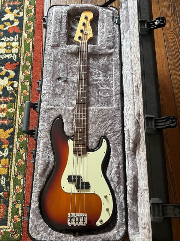 Fender American Standard Precision Bass with Rosewood Fretboard 2008 - 2016 - 3-Color Sunburst